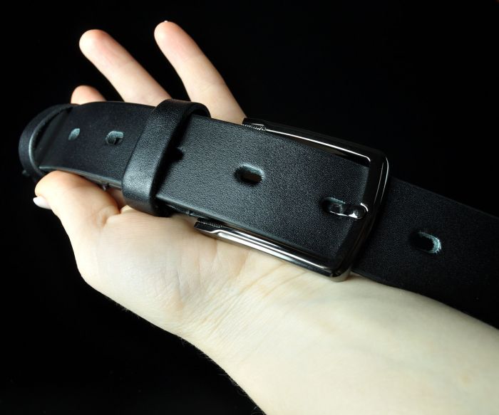 Чоловічий шкіряний ремінь преміум Kremen чорний (класична пряжка)