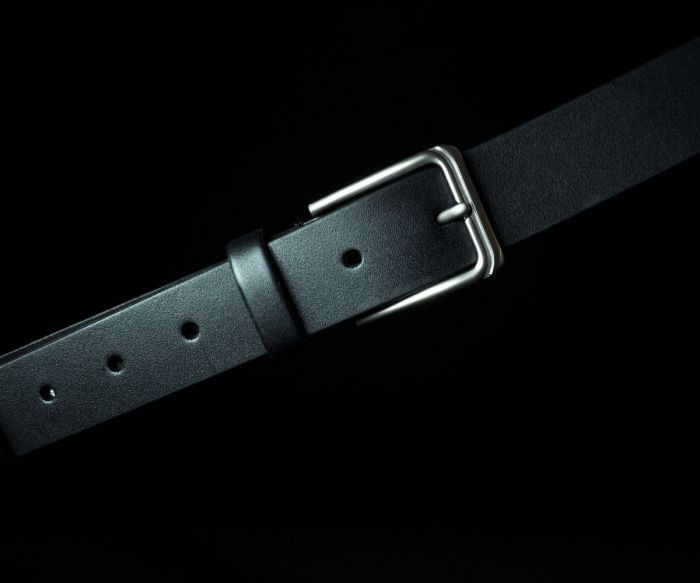Чоловічий шкіряний ремінь чорний гладкий 3,5 см (класична пряжка нікель)