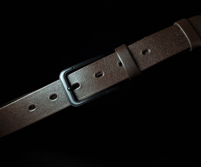 Чоловічий шкіряний ремінь Kremen коричневий структурний 3,5 см (класична чорна пряжка)