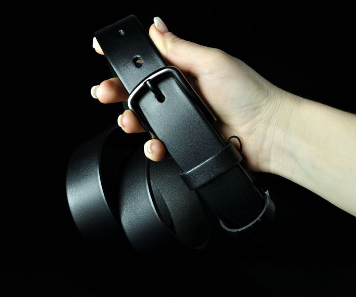 Чоловічий шкіряний ремінь преміум Kremen чорний гладкий 3,5 см (класична пряжка)