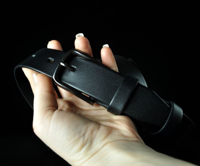 Чоловічий шкіряний ремінь преміум Kremen чорний гладкий 3,5 см (класична пряжка)