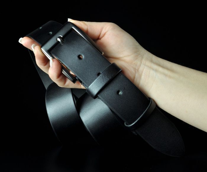 Чоловічий шкіряний ремінь Kremen чорний гладкий 4 см (класична пряжка)