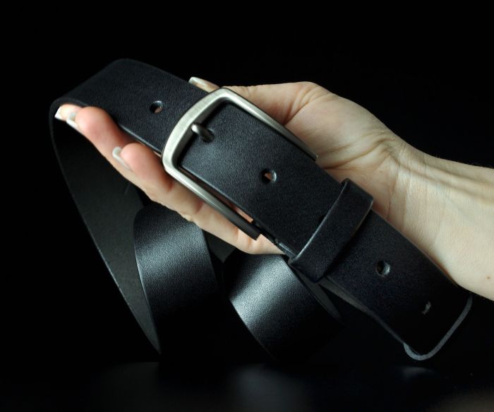 Чоловічий шкіряний ремінь Kremen чорний гладкий 3,5 см — 121 см (класична пряжка)
