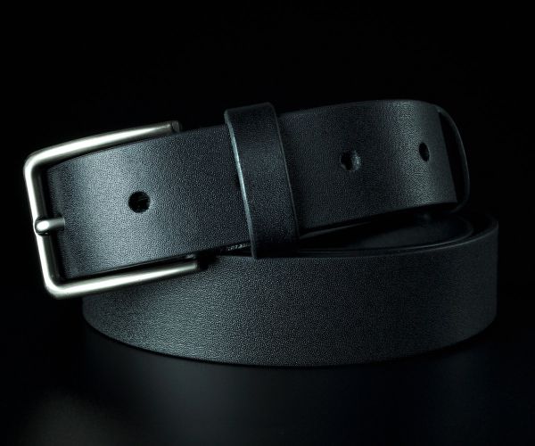 Чоловічий шкіряний ремінь Kremen батал чорний гладкий 3,5 см — 142 см (класична пряжка)