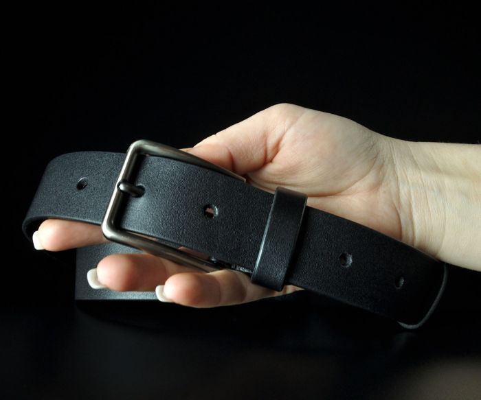 Чоловічий шкіряний ремінь Kremen батал чорний гладкий 3,5 см — 142 см (класична пряжка)