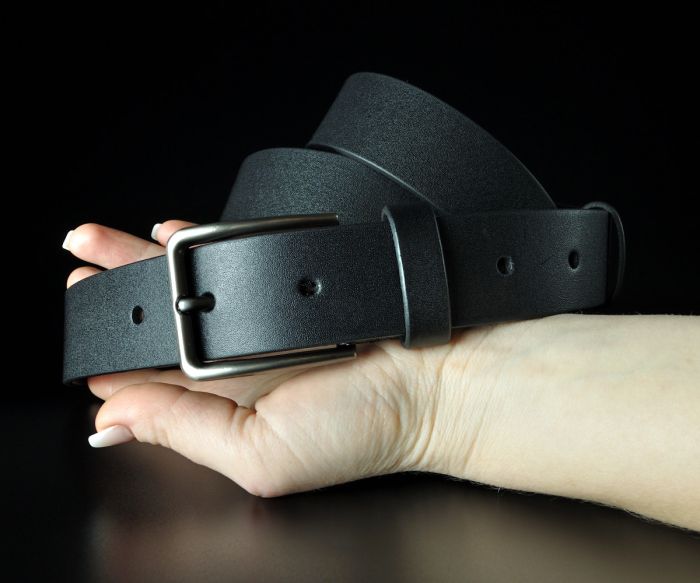 Чоловічий шкіряний ремінь Kremen батал чорний гладкий 3,5 см — 142 см (класична пряжка)