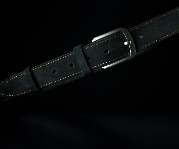 Чоловічий замшевий ремінь Kremen чорний з коричневою ниткою 4 см — 121 см (класична пряжка)