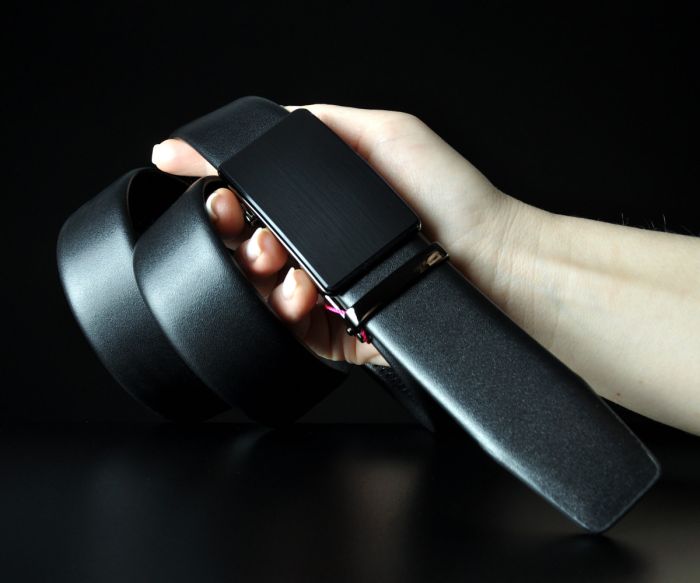 Чоловічий шкіряний ремінь-автомат De Esse чорний з текстурною пряжкою (3,5 см)