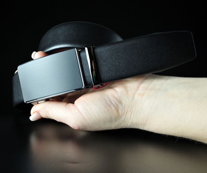 Чоловічий шкіряний ремінь-автомат De Esse чорний з текстурною пряжкою (3,5 см)