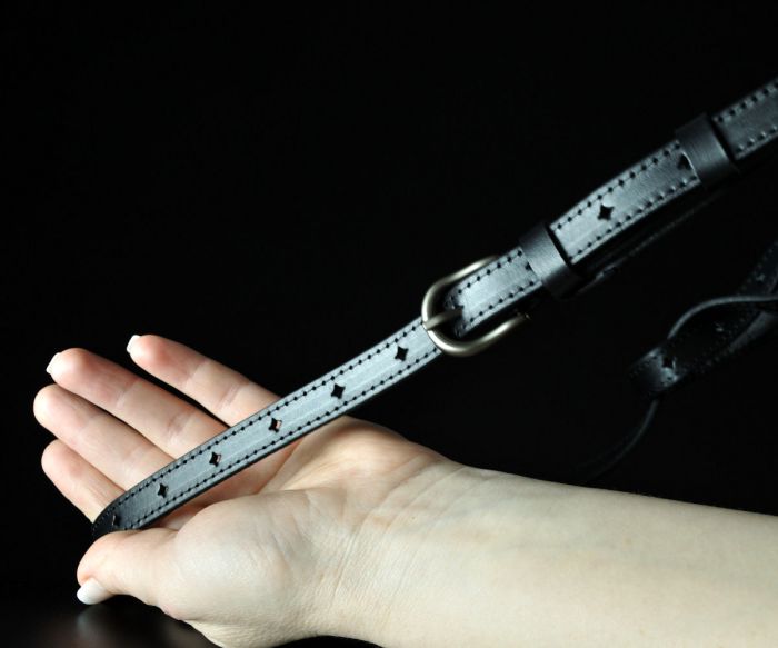 Вузький жіночий шкіряний пасок Sfip з перфорацією, чорний (1,5 см)