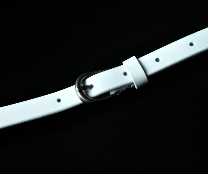 Жіночий шкіряний ремінь Sfip білого кольору, гладкий (1,5 см)