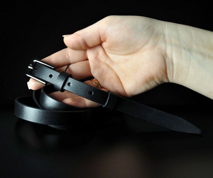 Класичний вузький шкіряний ремінь Sfip, чорний гладкий (1,5 см)