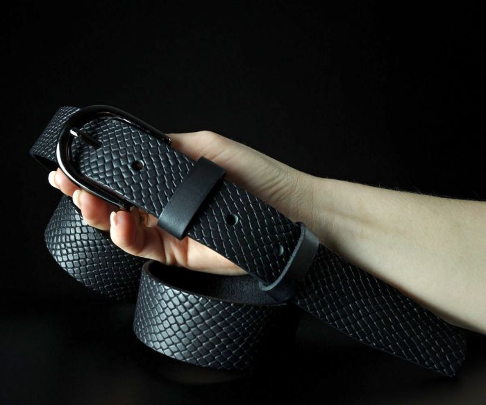 Жіночий шкіряний ремінь Sfip "під рептилію", чорний (3,5 см)