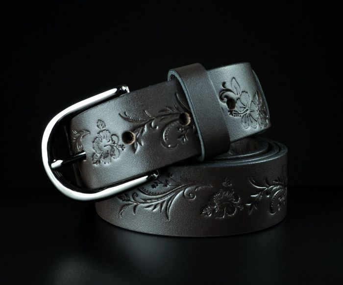 Жіночий шкіряний ремінь Sfip темно-коричневий, з тисненням квіти (3,5 см)