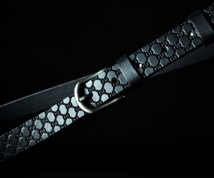 Жіночий шкіряний ремінь Sfip з характерним тисненням, чорний (2,5 см)