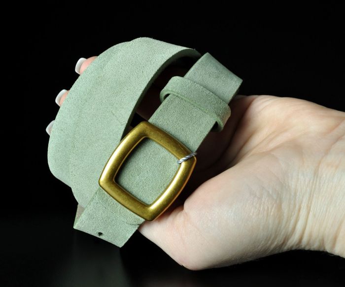 Жіночий замшевий ремінь Kremen оливковий, пряжка-гвоздик (2,5 см)