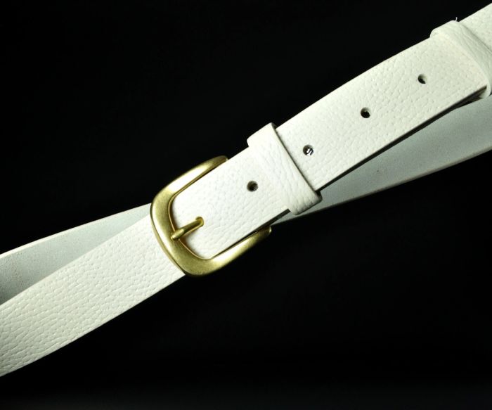 Жіночий шкіряний ремінь Kremen молочний, зернистий (3,5 см)