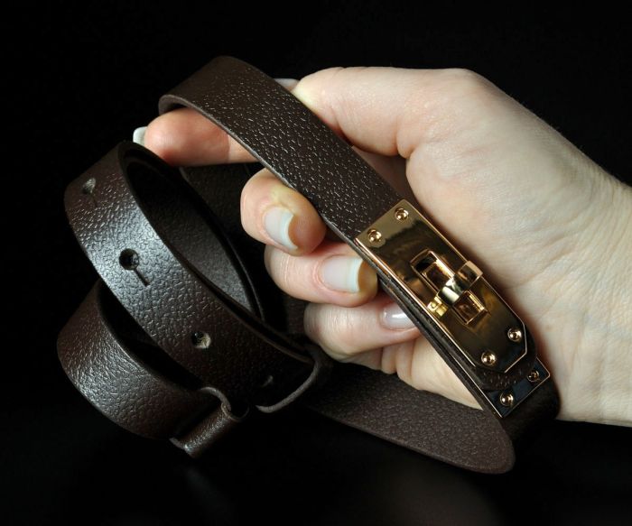 Жіночий шкіряний ремінь Kremen коричневий, пряжка-замок (2 см)