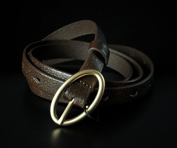 Жіночий шкіряний ремінь Kremen коричневий, овальна пряжка (1,5 см)