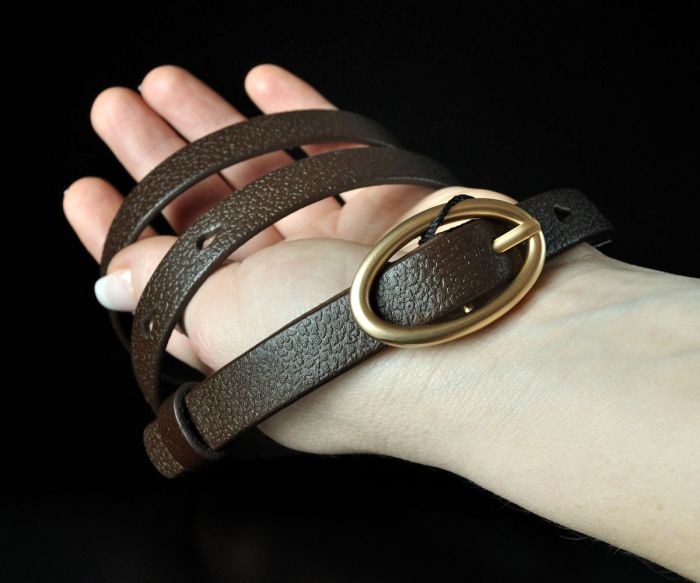 Жіночий шкіряний ремінь Kremen коричневий, овальна пряжка (1,5 см)