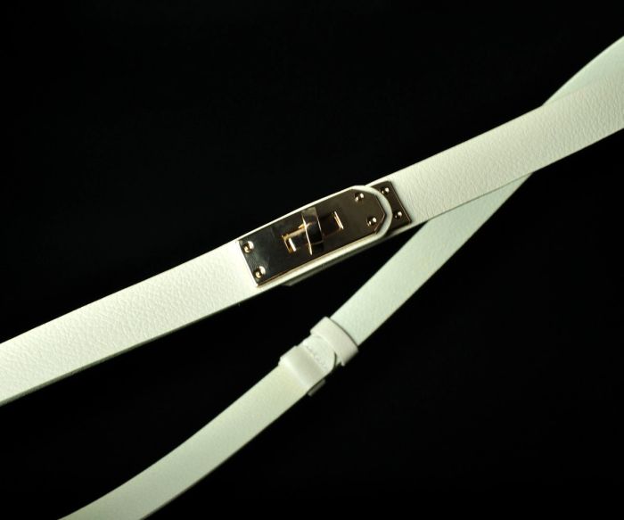 Жіночий шкіряний ремінь Kremen молочний, гладкий, пряжка-замок (2 см)