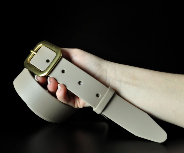 Жіночий шкіряний ремінь Kremen бежевий, італійська шкіра (3,5 см)