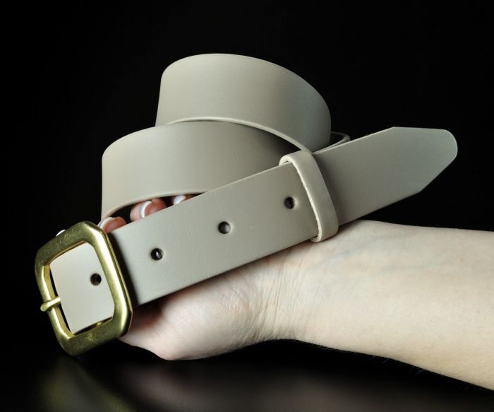 Жіночий шкіряний ремінь Kremen бежевий, італійська шкіра (3,5 см)