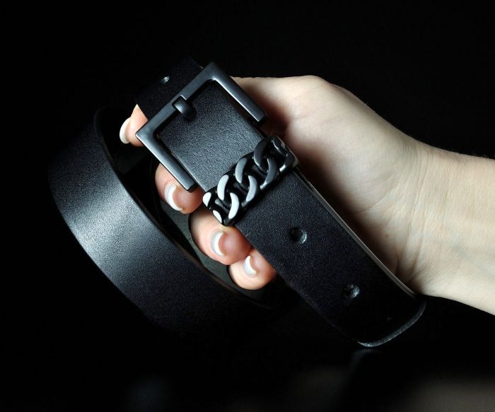 Жіночий шкіряний ремінь Kremen чорний, гладкий (3 см)