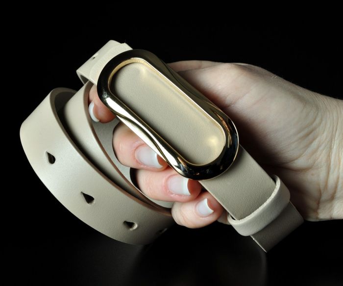 Жіночий шкіряний ремінь Kremen бежевий, гладкий (2,5 см)