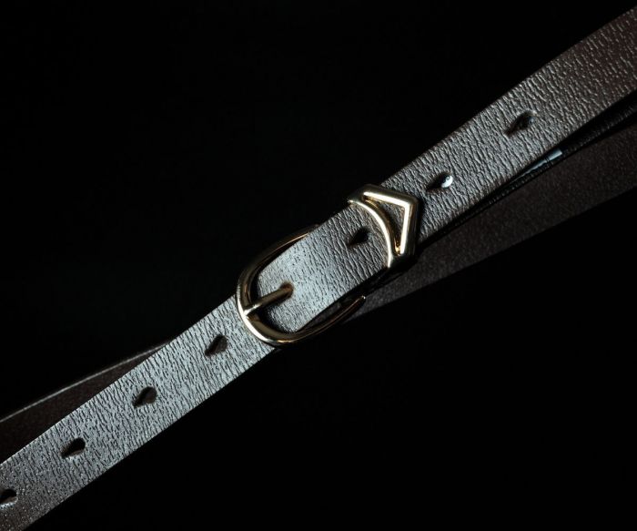 Жіночий шкіряний ремінь Kremen коричневий, структурний (2 см)