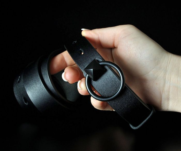 Жіночий шкіряний ремінь Kremen чорний, з оригінальною пряжкою (2,5 см)