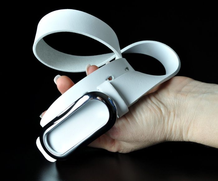 Жіночий шкіряний ремінь Kremen білий, овальна пряжка (2,5 см)