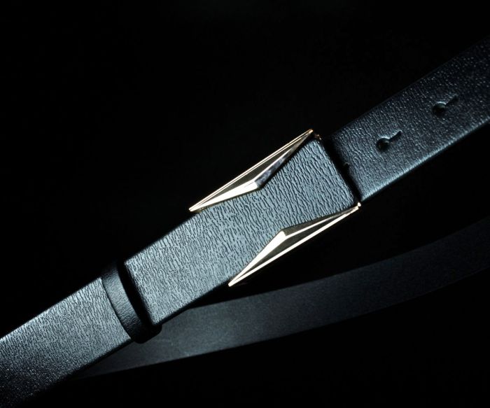 Жіночий шкіряний ремінь Kremen чорний, текстурний (3,5 см)