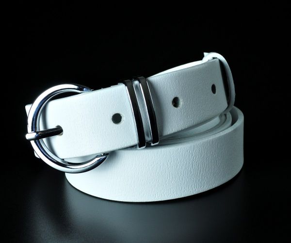 Жіночий шкіряний ремінь Kremen білий, напівкругла пряжка (3 см)