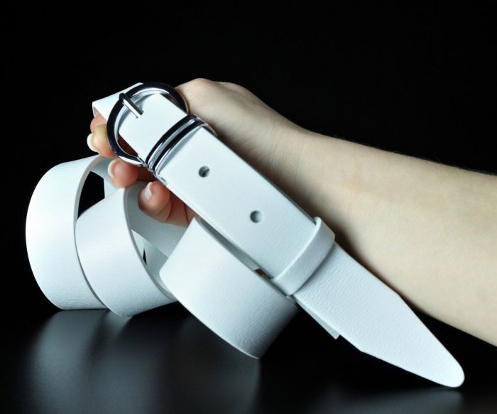 Жіночий шкіряний ремінь Kremen білий, напівкругла пряжка (3 см)