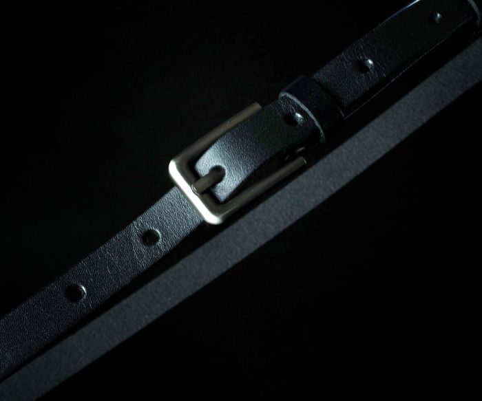 Жіночий вузький шкіряний ремінь Kremen чорний, гладкий (1,5 см)