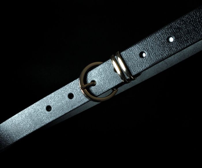 Жіночий шкіряний ремінь Kremen чорний, текстурний (3 см)