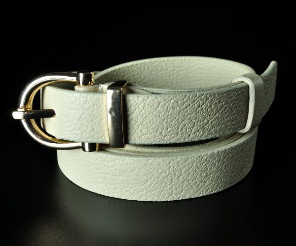 Жіночий турецький шкіряний ремінь молочний, зернистий (2 см)